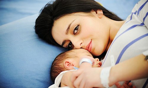 Беременным россиянкам рассказали о родах в условиях пандемии COVID-19