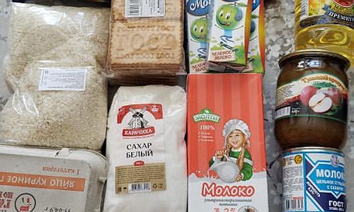 Мамы со всей России показали, что входит в продуктовые наборы для школьников (фото)