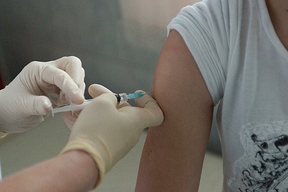 В России предложили штрафовать за отказ принять ребенка без прививки в школу