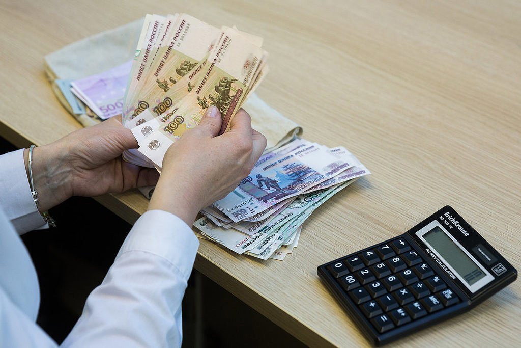 В Госдуме одобрили продление детской выплаты 10 тысяч рублей на август