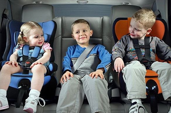В России начали распространять памятку по безопасной перевозке детей в автомобилях