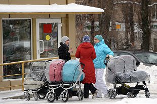 Многодетным родителям продлили право на льготный отпуск