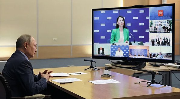Владимир Путин принял партийцев Дмитрия Медведева Владимир Путин принял партийцев Дмитрия Медведева
