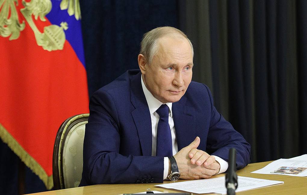 Путин согласился с идеей продумать возможность использования маткапитала на ремонт Путин согласился с идеей продумать возможность использования маткапитала на ремонт