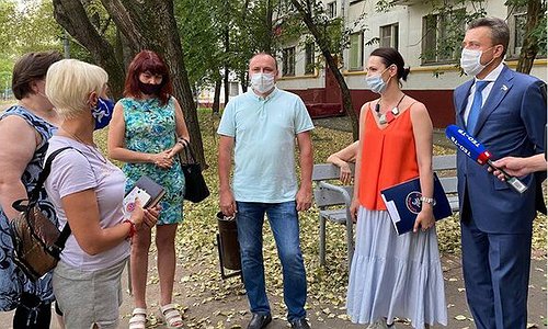 Буцкая и Выборный поддержали жителей Новогиреева, обеспокоенных 